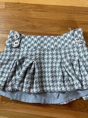 Aeropostale Gray and White Houndstooth Pleated Mini Skirt